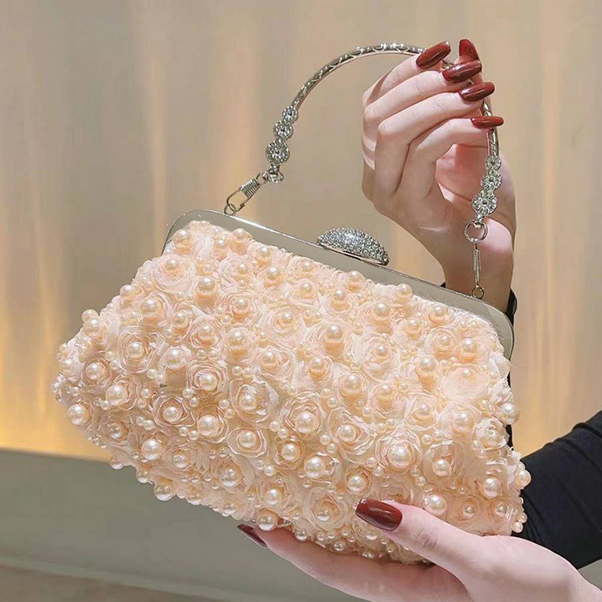 Pearl Clutch